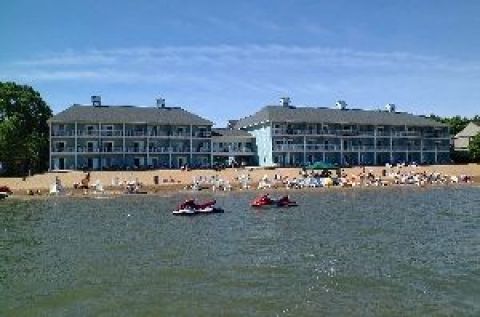 traverse city hotel with rooftop bar traverse city hotel with rooftop bar
