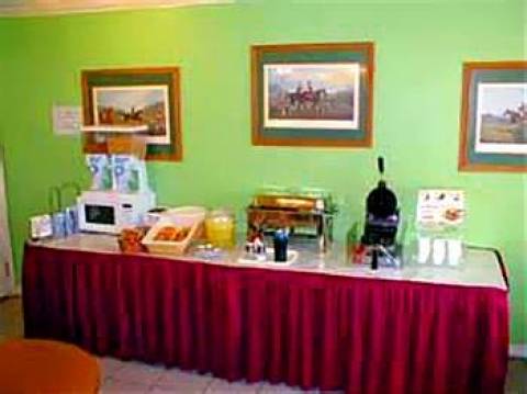 Tulare Hotel | Quality Inn Tulare