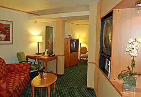 Fairfield Inn & Suites by Marriott Ukiah - Men