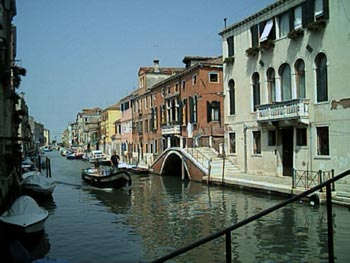 Charming apartment in a 1400's Palazzo with a view - Vacation Rental in Venice