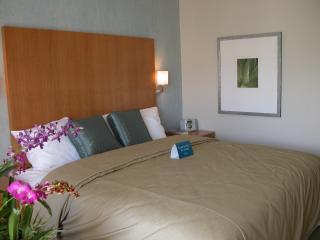 The Ala Moana Hotel Condominium - Vacation Rental in Waikiki