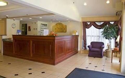 La Quinta Inn & Suites Warwick/Providence Airp
